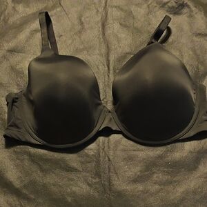 Victoria's Secret Black Smooth T-Shirt Bra -NWOT 40D